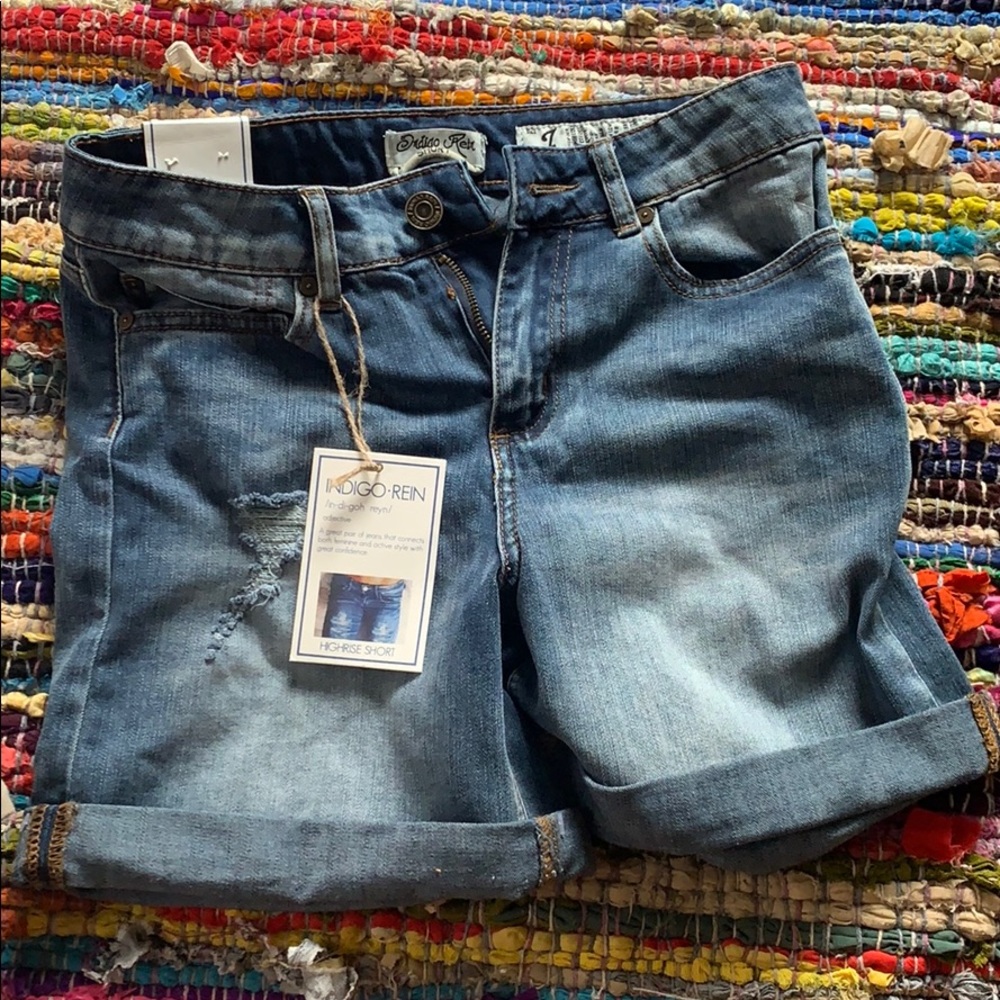 NWT indigo trim shorts